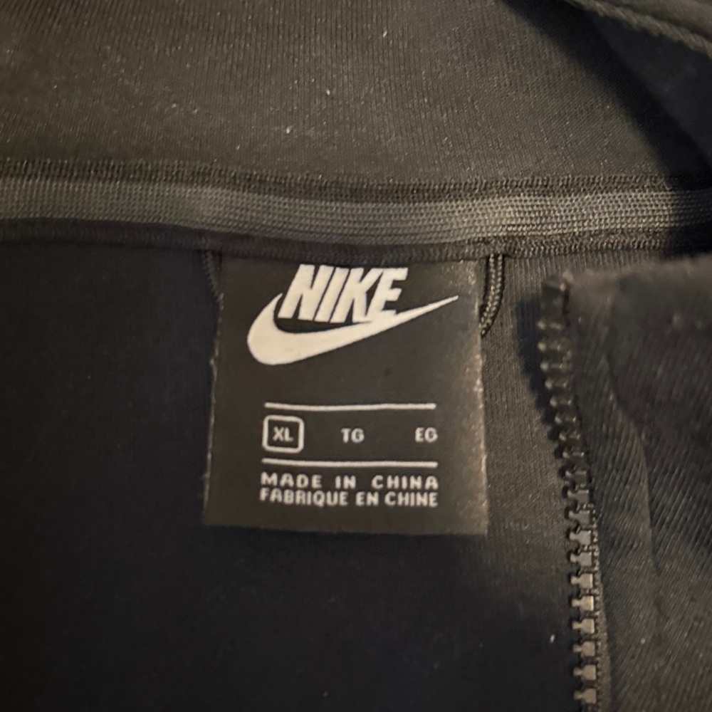 Mens Nike Tech Fleece Tracksuit (Black/Black) - Picture 4 of 13